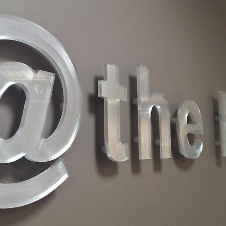 @ The Hub West Aparthotel Палмерстън Норт Екстериор снимка