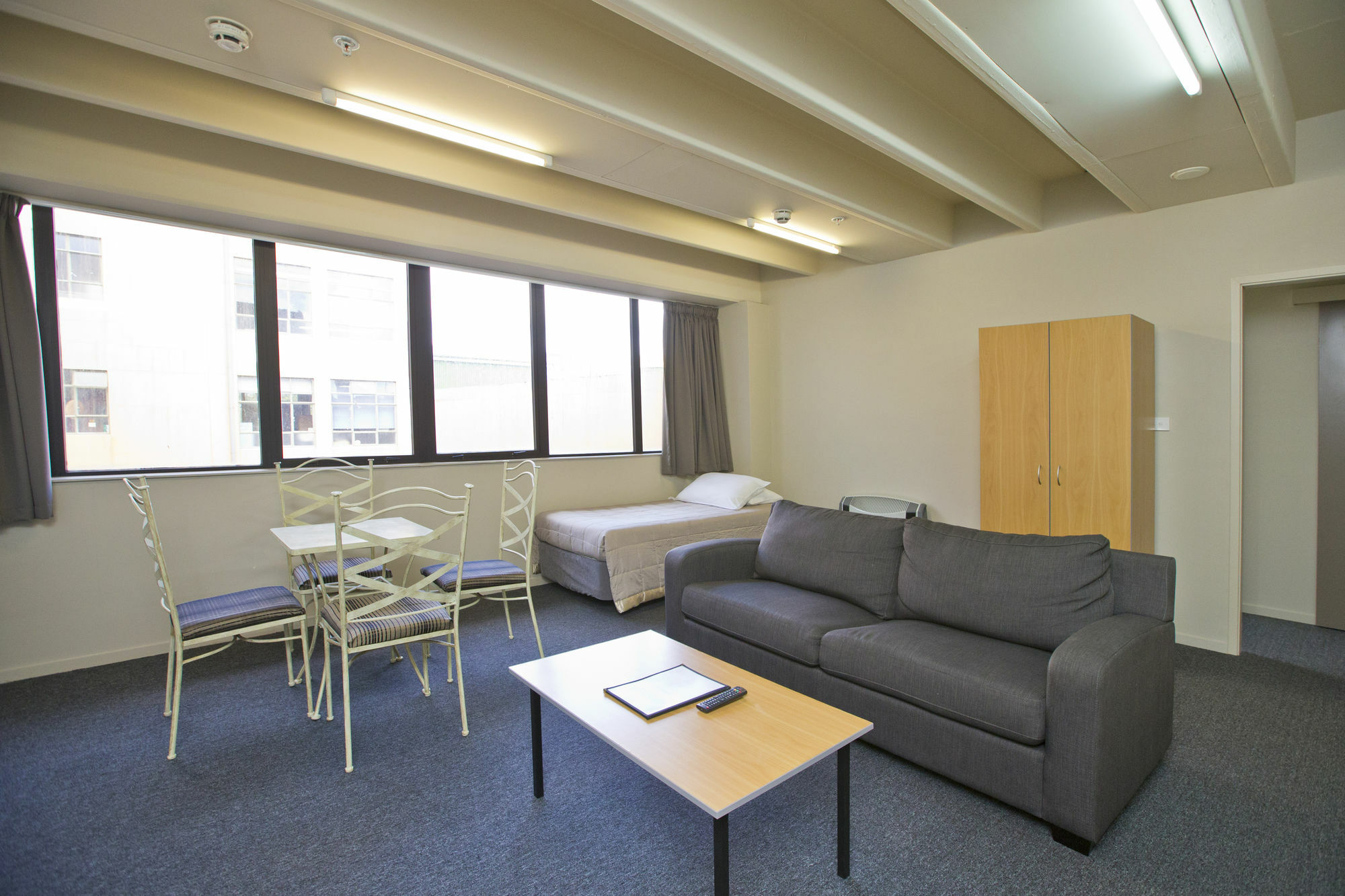 @ The Hub West Aparthotel Палмерстън Норт Екстериор снимка