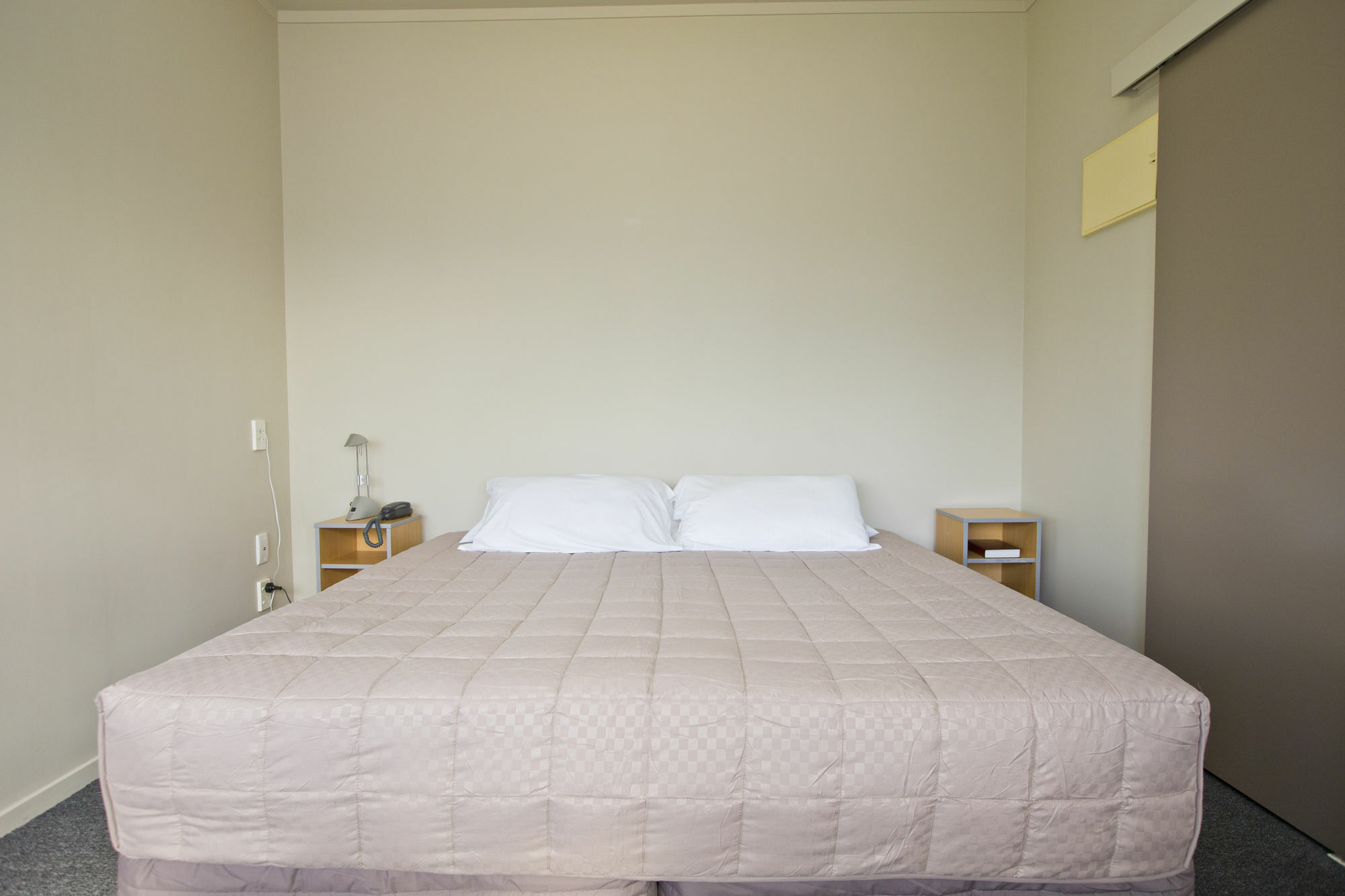 @ The Hub West Aparthotel Палмерстън Норт Екстериор снимка